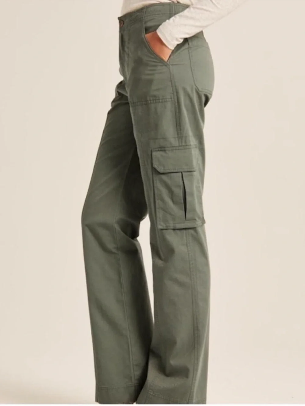 NWT Abercrombie High Rise Relaxed Cargo Pants - Picture 3 of 10
